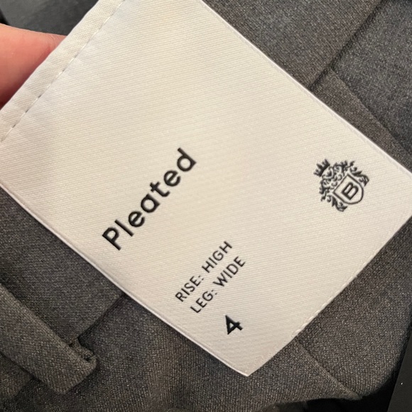 Aritzia Babaton Pleated Pant in Heather Iconic Grey - Picture 6 of 6